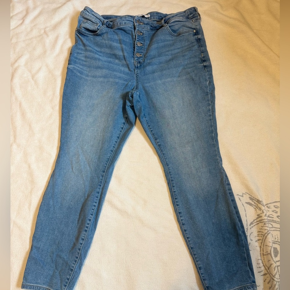 Button Skinny Jeans